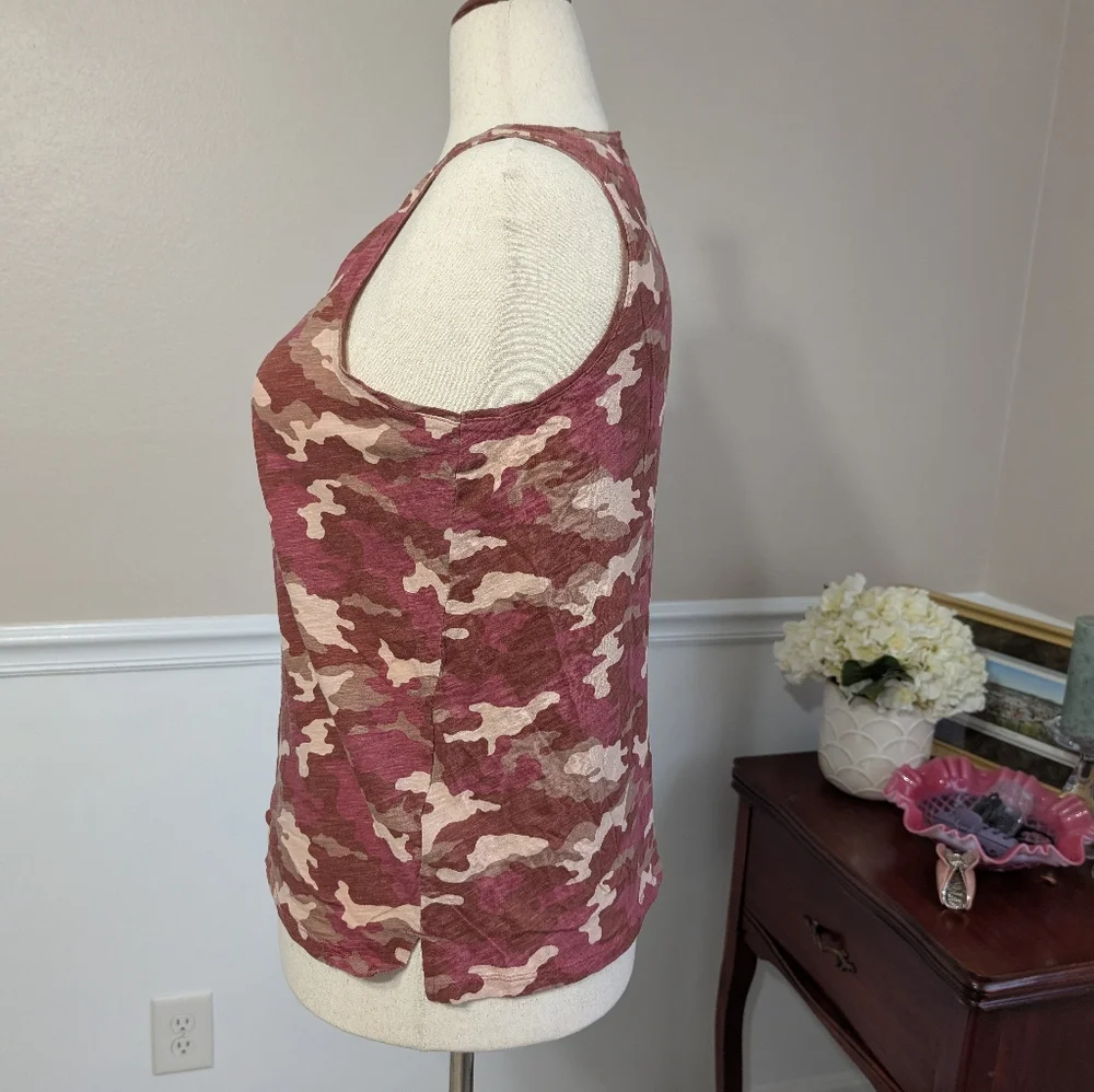 2/$10 NWOT Old Navy Everywear Slub Knit Camo Tank